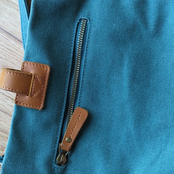 Davan. Women's Shoulder Bag. - Picture 5 of 13